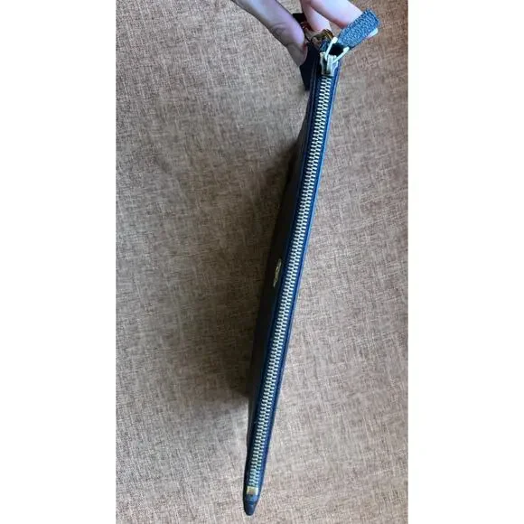 Auth. Gucci GG Marmont Black Leather Pouch Clutch - Picture 5 of 16